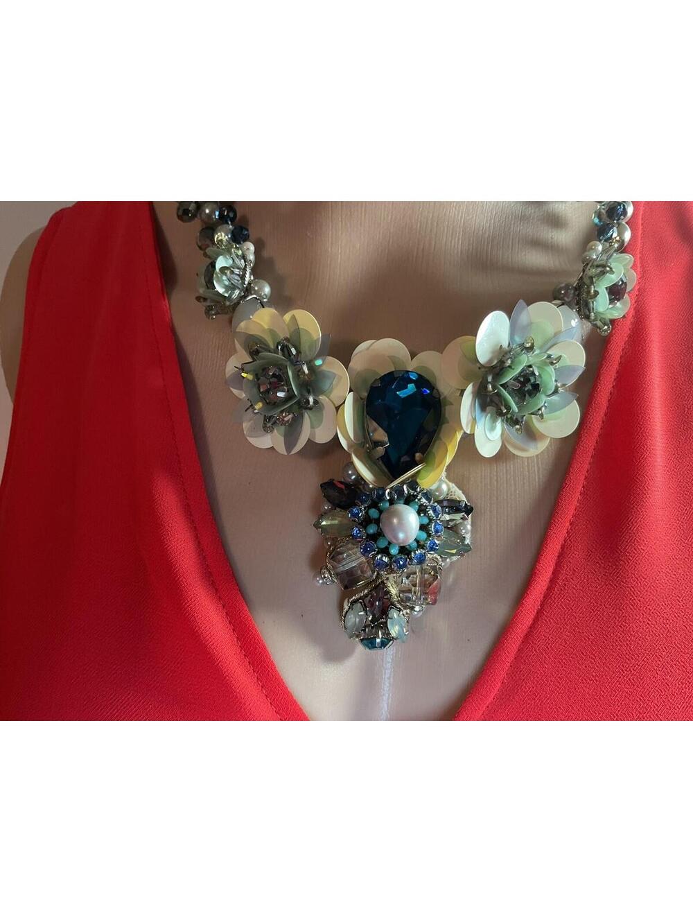 Gold Cake Ornate Flower Gem Necklace 21” Gorgeous!
